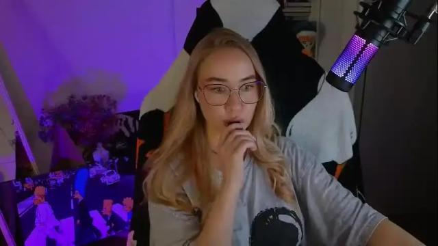 Image 12 of emili1_bc Stream on Chaturbate on 1 month ago