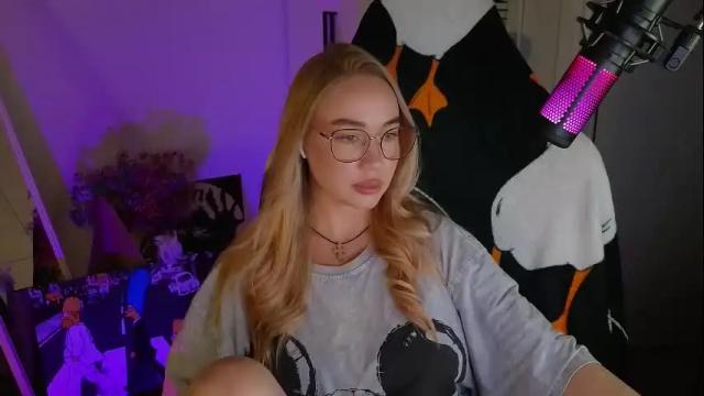 Image 7 of emili1_bc Stream on Chaturbate on 1 month ago