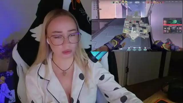 Image 11 of emili1_bc Stream on Chaturbate on 1 month ago