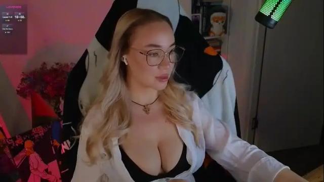 Image 2 of emili1_bc Stream on Chaturbate on 1 month ago
