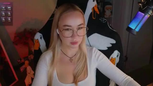 Image 8 of emili1_bc Stream on Chaturbate on 1 month ago