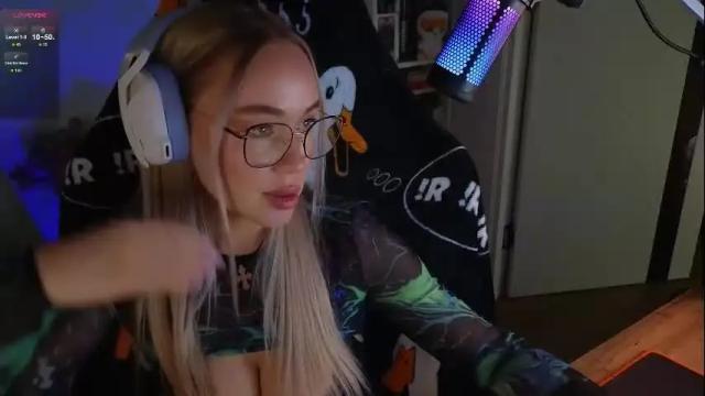 Thumbnail 1, emili1_bc's Stream at Chaturbate, 1 month ago
