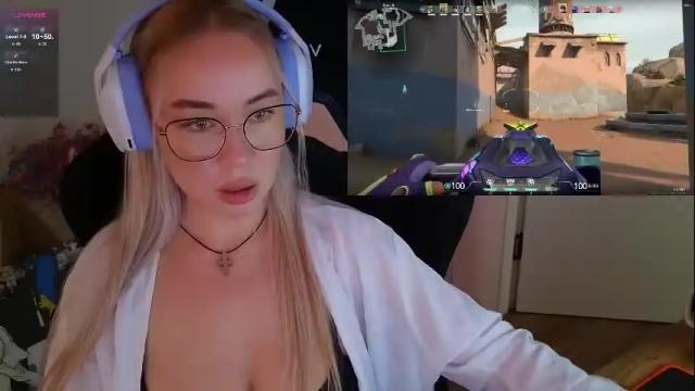 Image 7 of emili1_bc Stream on Chaturbate on 27 days ago