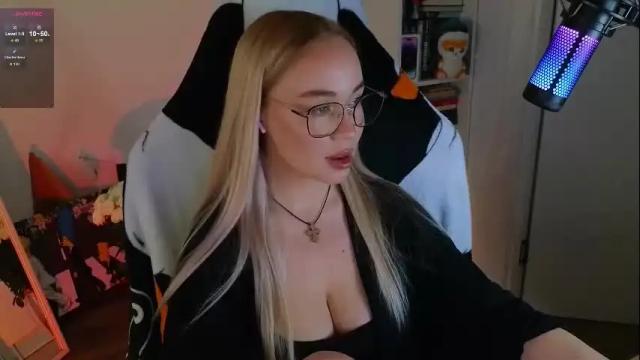 Image 4 of emili1_bc Stream on Chaturbate on 22 days ago