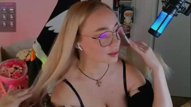 Image 10 of emili1_bc Stream on Chaturbate on 20 days ago