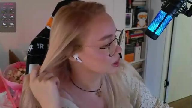 Image 10 of emili1_bc Stream on Chaturbate on 16 days ago
