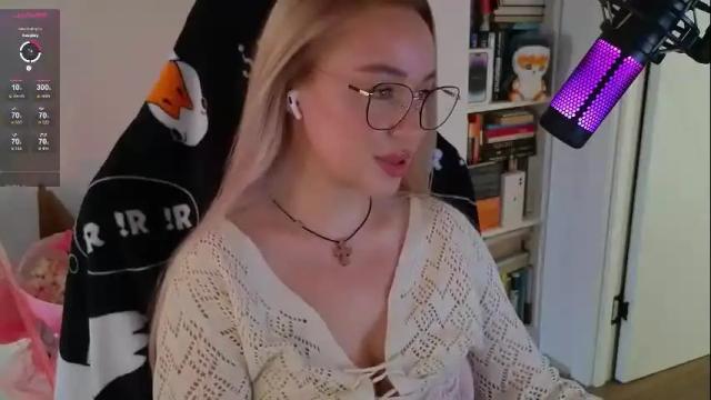 Image 11 of emili1_bc Stream on Chaturbate on 16 days ago