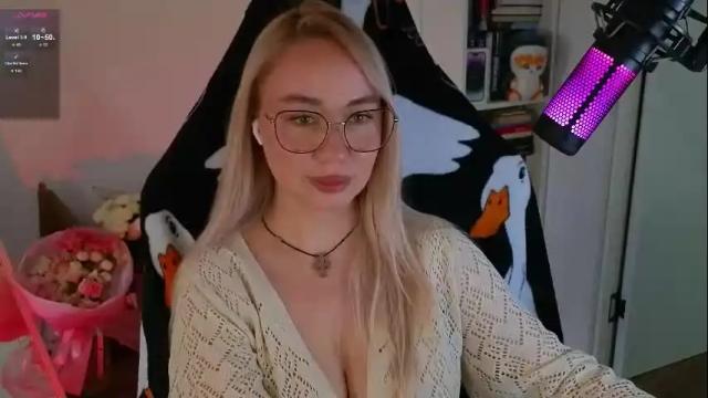 Image 4 of emili1_bc Stream on Chaturbate on 16 days ago