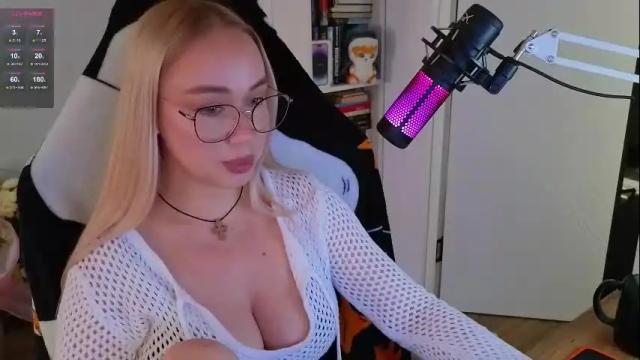 Image 7 of emili1_bc Stream on Chaturbate on 14 days ago