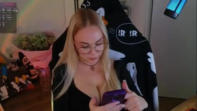 Image 2 of emili1_bc Stream on Chaturbate on 10 days ago