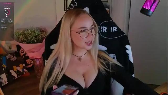 Image 3 of emili1_bc Stream on Chaturbate on 10 days ago