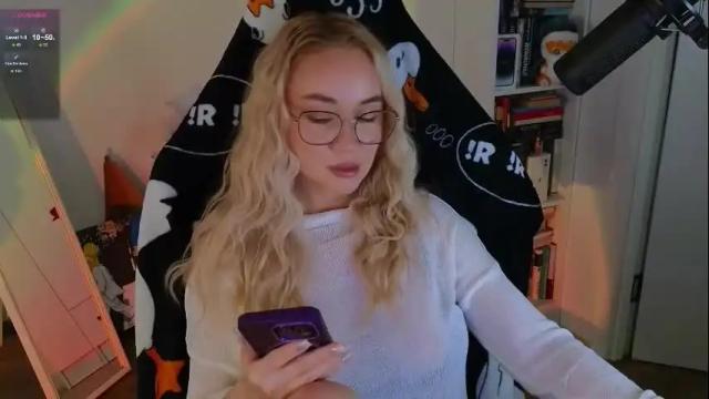 Image 10 of emili1_bc Stream on Chaturbate on 8 days ago