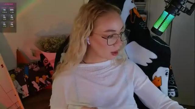Image 2 of emili1_bc Stream on Chaturbate on 8 days ago