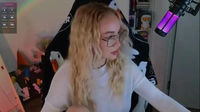 Image 3 of emili1_bc Stream on Chaturbate on 8 days ago