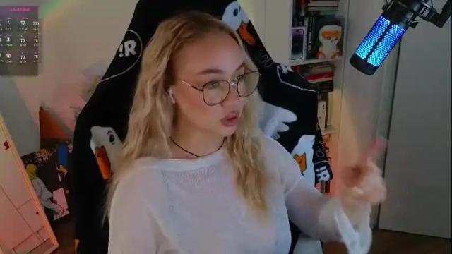 Image 6 of emili1_bc Stream on Chaturbate on 8 days ago