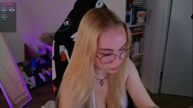 Image 3 of emili1_bc Stream on Chaturbate on 7 days ago