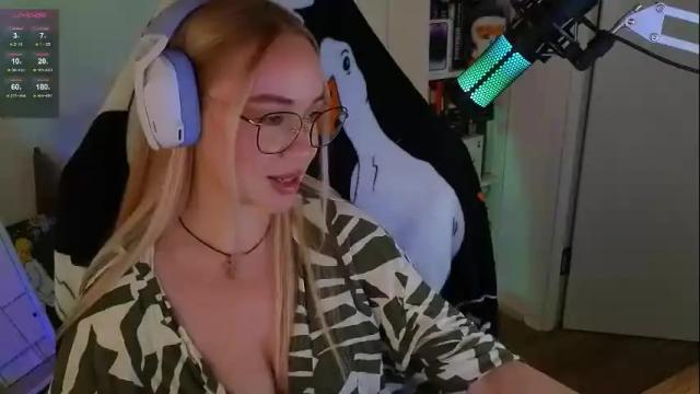 Image 3 of emili1_bc Stream on Chaturbate on 6 days ago