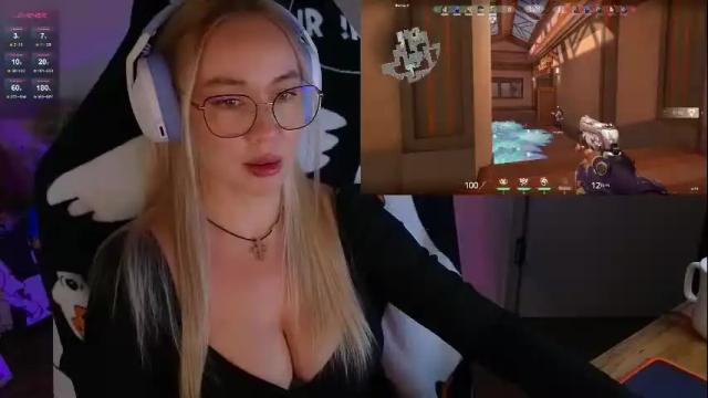 Image 12 of emili1_bc Stream on Chaturbate on 5 days ago