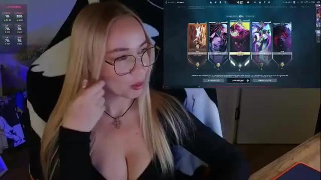 Image 4 of emili1_bc Stream on Chaturbate on 5 days ago
