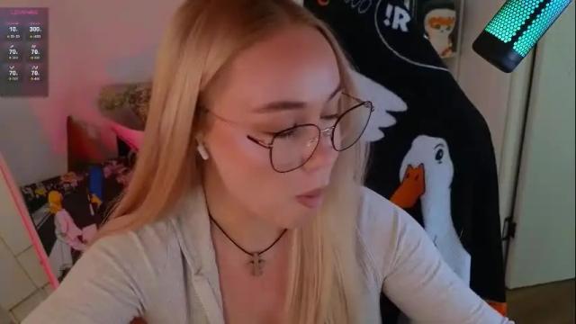 Image 10 of emili1_bc Stream on Chaturbate on 2 days ago