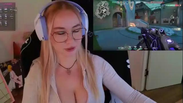 Image 12 of emili1_bc Stream on Chaturbate on 2 days ago
