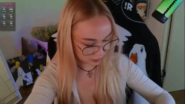 Image 7 of emili1_bc Stream on Chaturbate on 2 days ago