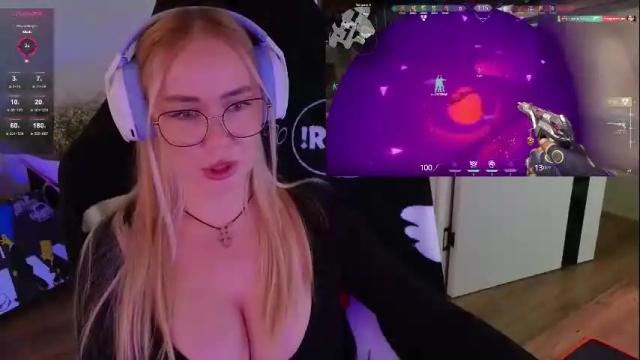 Image 11 of emili1_bc Stream on Chaturbate on 1 day ago