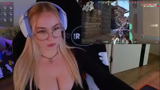 Image 12 of emili1_bc Stream on Chaturbate on 1 day ago