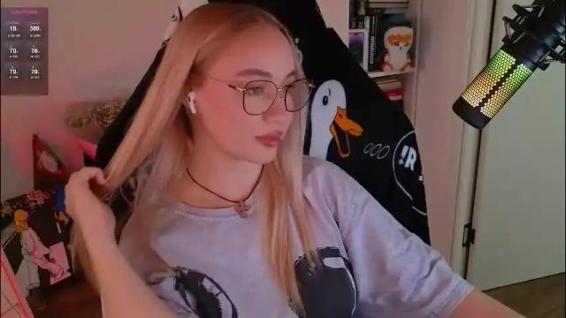 Image 11 of emili1_bc Stream on Chaturbate on 1 month ago