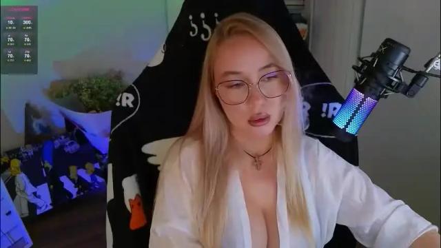 Image 2 of emili1_bc Stream on Chaturbate on 1 month ago