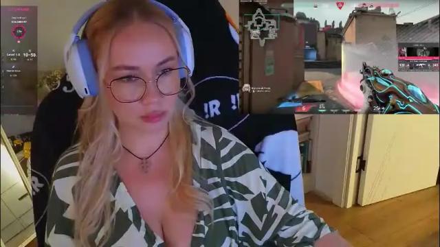 Image 4 of emili1_bc Stream on Chaturbate on 1 month ago