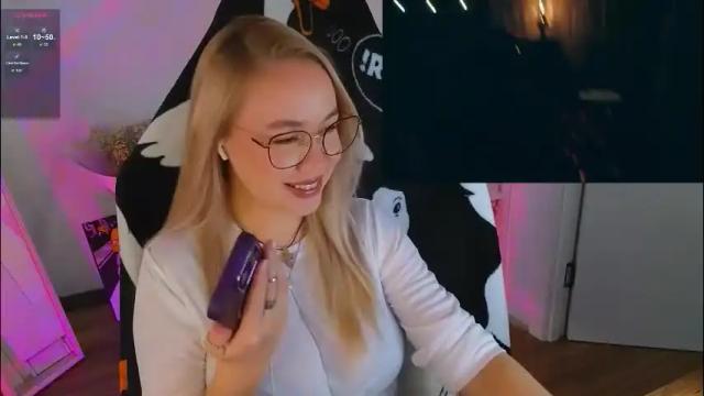 Image 2 of emili1_bc Stream on Chaturbate on 13 days ago