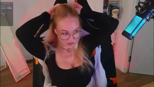 Image 2 of emili1_bc Stream on Chaturbate on 12 days ago
