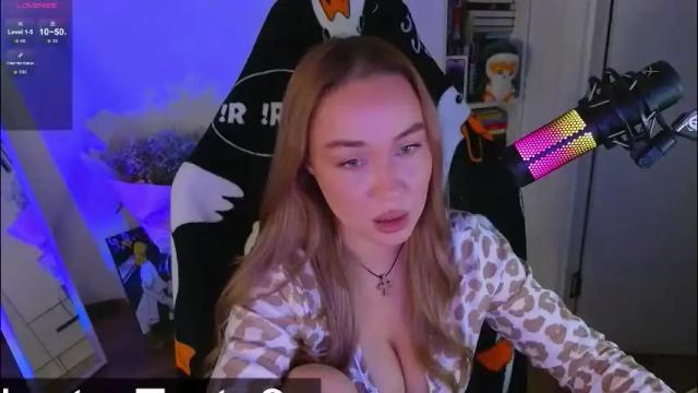 Image 8 of emili1_bc Stream on Chaturbate on 2 months ago