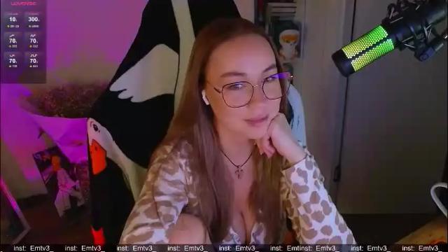 Image 10 of emili1_bc Stream on Chaturbate on 1 month ago