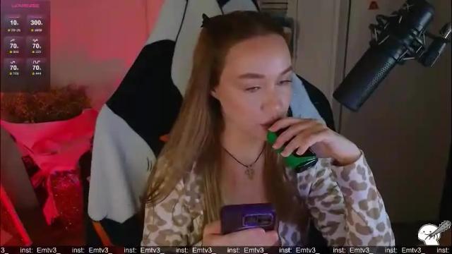 Image 8 of emili1_bc Stream on Chaturbate on 1 month ago