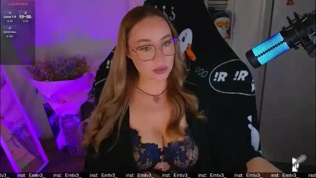 Image 6 of emili1_bc Stream on Chaturbate on 21 days ago