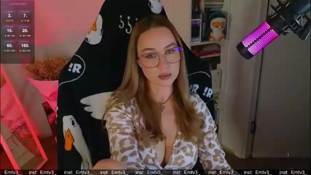 Image 10 of emili1_bc Stream on Chaturbate on 14 days ago