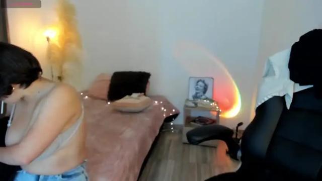 Image 10 of emili_66 Stream on Chaturbate on 17 months ago