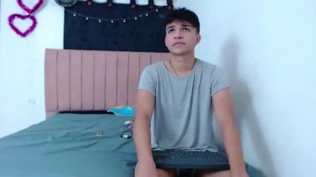 Image 10 of emili_and_livay Stream on Chaturbate on 18 months ago