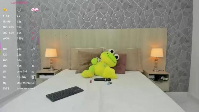 Image 3 of emili_lenus Stream on Chaturbate on 1 month ago