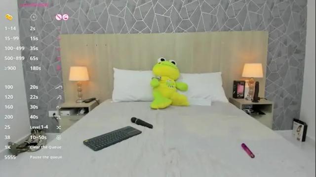 Image 4 of emili_lenus Stream on Chaturbate on 1 month ago