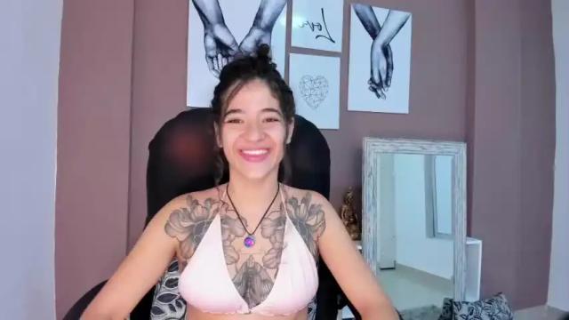 Image 8 of emili_roberts Stream on Chaturbate on 20 months ago