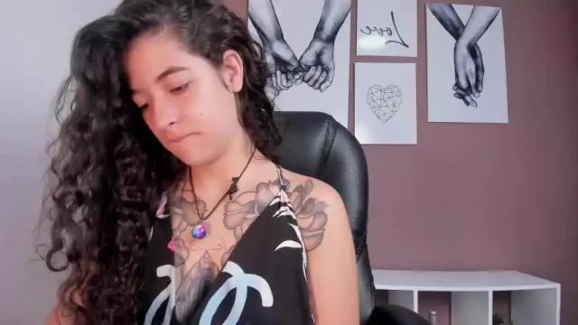 Image 10 of emili_roberts Stream on Chaturbate on 20 months ago