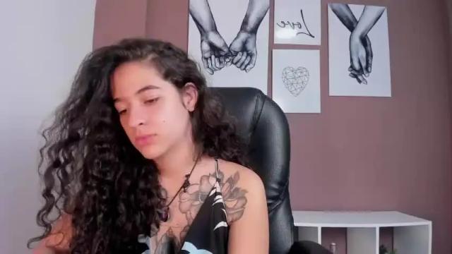 Image 11 of emili_roberts Stream on Chaturbate on 20 months ago