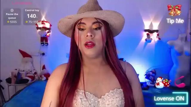 Image 2 of emili_roux Stream on Chaturbate on 26 days ago