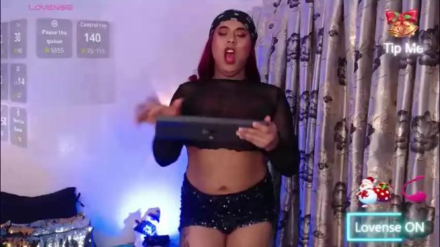 Image 12 of emili_roux Stream on Chaturbate on 21 days ago