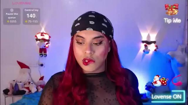 Image 3 of emili_roux Stream on Chaturbate on 21 days ago