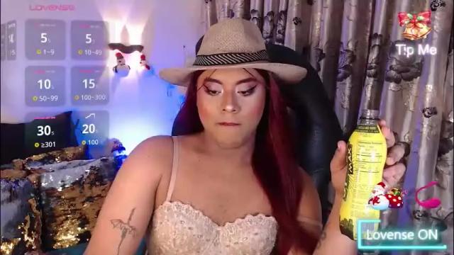 Image 4 of emili_roux Stream on Chaturbate on 18 days ago