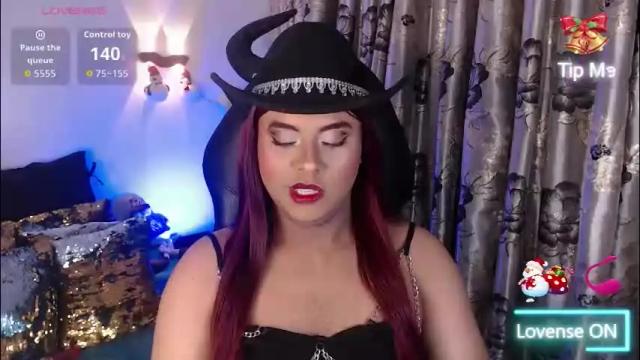 Image 4 of emili_roux Stream on Chaturbate on 17 days ago